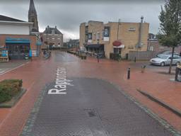 De kruising Kerkweg met de Rapportstraat in Veldhoven. (Foto: Google Streetview)