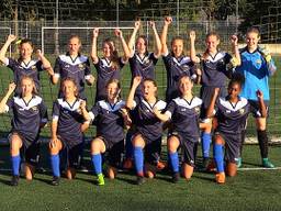 De speelsters van de DIA Meisjes Voetbal Academie.