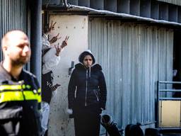 Zo'n 125 dierenactivisten zijn binnengedrongen in de stal in Boxtel. (Foto: Rob Engelaar)