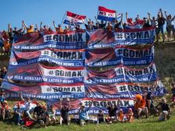 De Gomax Fanclub van Max Verstappen volgt haar favoriet overal (archieffoto: Bas van Bodegraven).