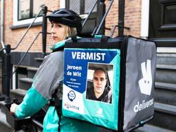 Ook de vermiste Jeroen de Wit uit Zuid-Holland staat op een bezorgtas. (Foto: Deliveroo)
