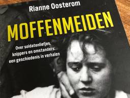 Het boek Moffenmeiden van Rianne van Oosterom