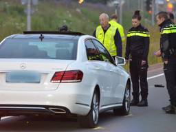 De bestuurder van de auto is aangehouden. (Foto: Perry Roovers)