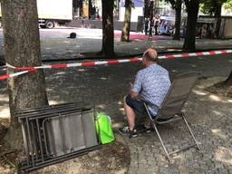 Een van de eerste bezoekers voor de Opera op de Parade (foto: Paul Post)