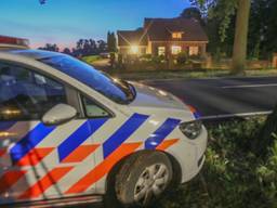 De politie doet onderzoek. (Foto: Pim Verkoelen/SQ Vision)