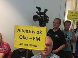 Fans en medewerkers van lokale omroepen Altena vechten met elkaar en vooral voor zichzelf.