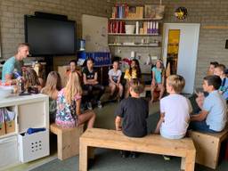 Het laatste kringgesprek in basisschool De Bijenkorf in Eindhoven (foto: Hannelore Struijs).