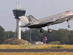 De F-35 is weer op weg naar Amerika (Foto: Joris van Boven)