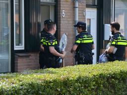 De inval op de Stadhouderstraat in Breda. (Foto: Perry Roovers/SQ Vision)