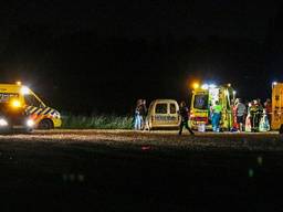 Bij het ongeluk raakten een vrouw en een meisje gewond (Foto Jurgen Versteeg/SQ Vision).