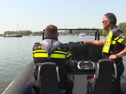 De extra politiesurveillance in de Biesbosch. (foto: Raoul Cartens)