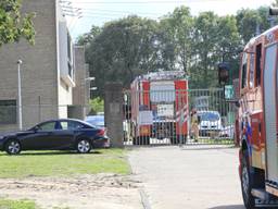 Door een brand in een transformatorhuisje schakelde Enexis de stroom uit. (Foto: Harrie Grijseels)