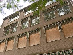 Het verpauperde zorgcomplex Huize Sint Catharina. (foto: Omroep Brabant)