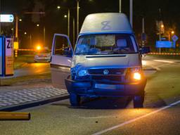 Een bestelbus raakte de voetganger. (Foto: Jack Brekelmans)