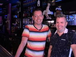 Fransjan Marijnissen (l) en Jeroen Wassink zijn de eigenaars van de Lollipop, de Tilburgse Gayclub die 20 jaar bestaat. (foto: Tom van den Oetelaar)