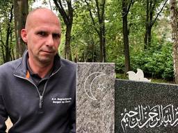 Beheerder Mark Masereeuw van de islamitische begraafplaats (Foto: Erik Peeters).