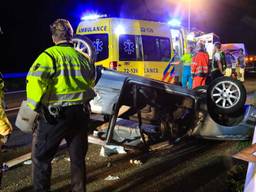 Het ongeluk op de A67 bij Liessel gebeurde rond een uur 's nachts. (Foto: Harrie Grijseels/SQ Vision)