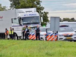 De verstekelingen zaten in een Spaanse vrachtauto (foto: Anthony Decock/Dekortmedia )