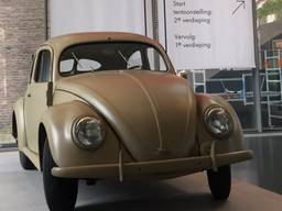 De Volkswagen Kever, deel van de expositie.