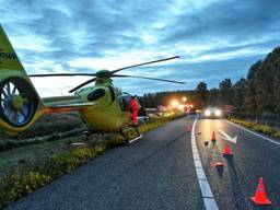 Een van de traumahelikopters die werden opgeroepen in verband met de verongelukte 39-jarige man uit  Noordhoek (foto: Tom van der Put/SQ Vision Mediaprodukties).