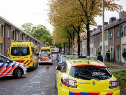 Veel hulpdiensten op de been in Tilburg waar in een huis een dode vrouw werd gevonden. (Foto: Jack Brekelmans)