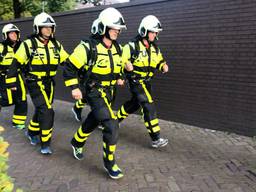 De Bredase brandweer traint in uitruktenue voor de Singelloop.