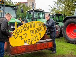 Tientallen boeren voerden eerder ook al actie bij het provinciehuis. (Foto: ANP)