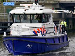 Eerst wordt gezocht in het Markkanaal bij Oosterhout en daarna mogelijk in andere wateren. (foto: Marcel van Dorst).