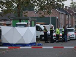 De man zat in een geparkeerde auto (foto: Alexander Vingerhoeds).