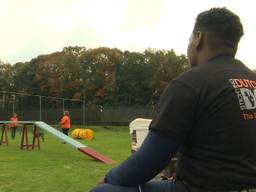 Een training van Dutch Cell Dogs in Den Hey-Acker in Breda. (foto: Raoul Cartens)