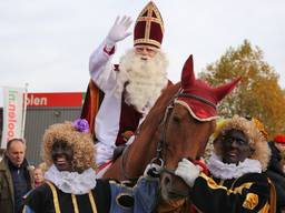 De sint op zijn paard (foto: Karin Kamp)