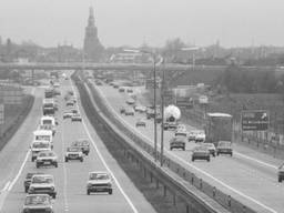 De snelweg A58 ging vroeger bij Etten-Leur over in de stoplichtenweg N58. (foto: Ben Steffen)