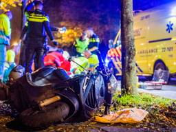 Het ongeluk gebeurde vrijdagavond op de Hendrik Veenemanstraat in Son. (Foto: Sem van Rijssel/SQ Vision)