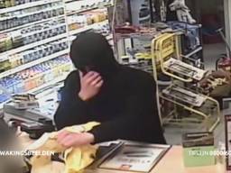 Overvaller wil dat medewerkster tas vult met geld (Foto: Bureau Brabant)