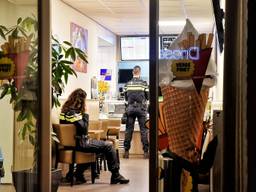 Cafetaria De Wiegelaar in Hilvarenbeek werd overvallen. (Foto: Toby de Kort)