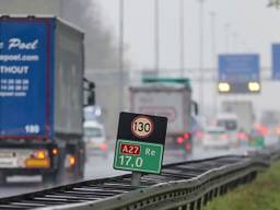 File op de A27. (Foto: Marcel van Dorst)