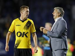 NAC-speler Arno Verschuren en trainer Ruud Brood.