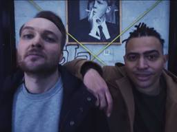 Arjen Lubach en rapper Fresku (beeld: YouTube/Zondag met Lubach)