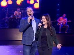 Frans Bauer zingt in de show ook een duet met Sieneke. (Foto: Omroep Brabant)