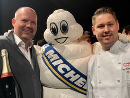 Tom Schoonus (rechts) straalt vanwege 'zijn' Michelinster. (Foto: Raymond Merkx)