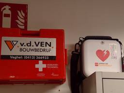 De AED op het bouwterrein van Van de Ven in Veghel.