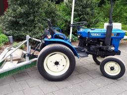 Een van de gestolen tractoren bij de tennisvereniging van Loon op Zand. (Foto: politie)