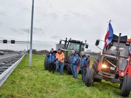 Een kleinschalig boerenprotest op maandag naast de A58. (Archieffoto: Toby de Kort/De Kort Media)