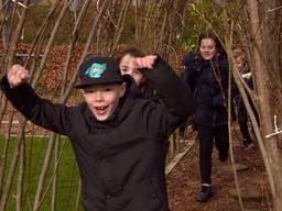 Op basisschool Sint Jozef in Lithoijen hebben de kinderen een eigen minibos. (foto: Raymond Merkx)