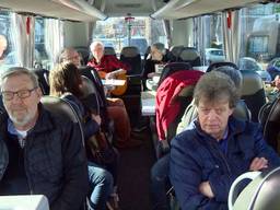 Met de bus van Schaijk naar Zeeland voor een handtekening.