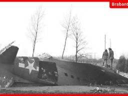Dakota C-47 Stoy Hora stortte neer op het huidige trainingsveld van vv Hoeven.