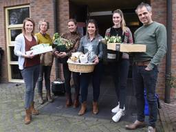 Het team van de huisartsen Bressers en Van der Sande is in het zonnetje gezet (foto: Henk van Esch).