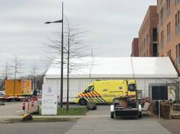 Ziekenhuis Bernhoven plaatst noodtenten