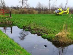 Vanwege het ongeluk werd ook een traumahelikopter ingeschakeld (foto: Wijkagenten Waalwijk/Sprang-Capelle/Waspik).