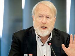 Jaap van Dissel van het RIVM praat de Tweede Kamer bij over de ontwikkelingen rond het coronavirus. (Foto: ANP)